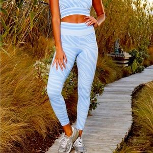 SPIRITUAL GANGSTER - blue jacquard love sculpt seamless legging